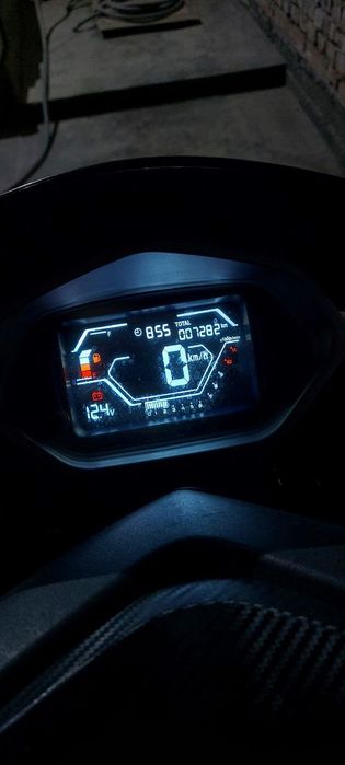 Skuter nmax satiladi