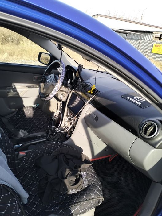 Продам Мазда 3 срочно