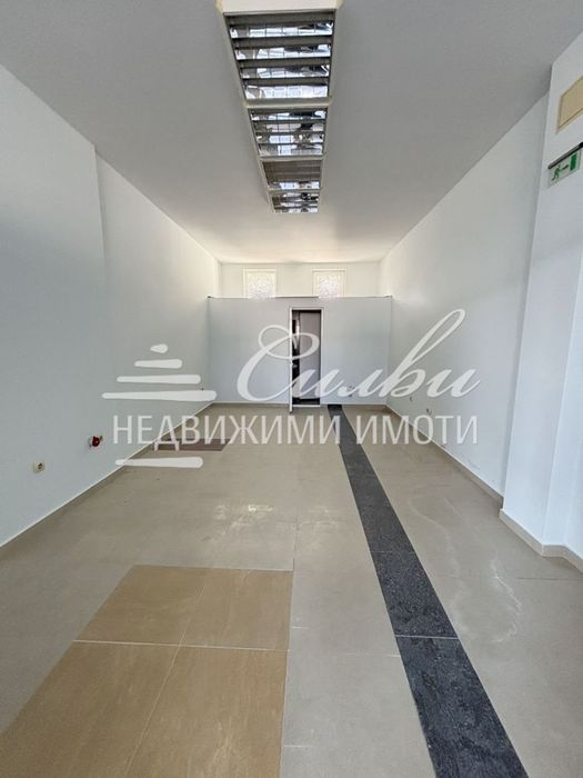 Дава се под наем Магазин в Шумен, 2-ри корпус - 150 кв.м за 663 € - Снимка #3