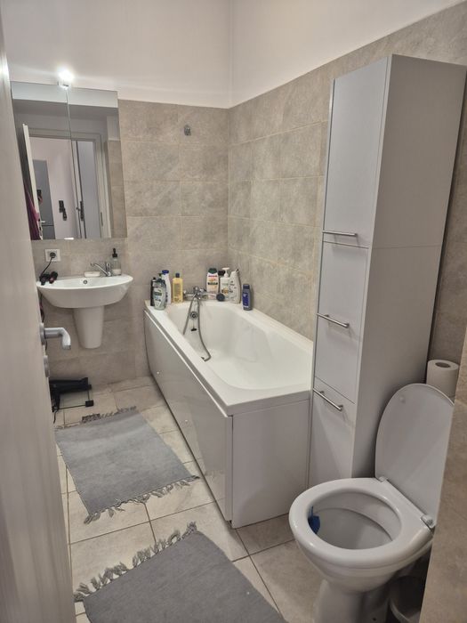 Inchiriez apartament doua camere, 6 minute metrou Dimitrie Leonida