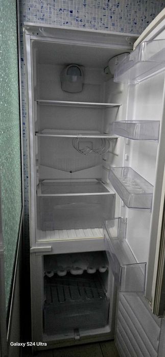 Хладилник за вграждане Candy