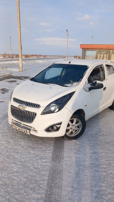 Iwi yo sastaniyasi zur