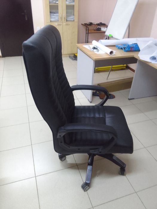 Продам офисное кресло