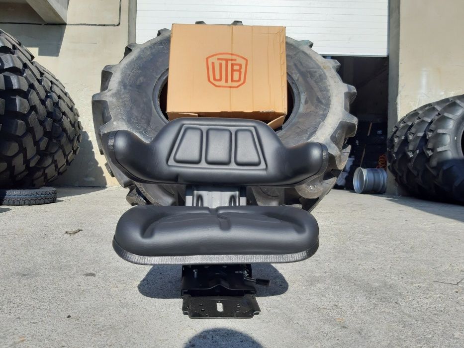 Scaun de tractor cu prindere universala si triplu reglaj