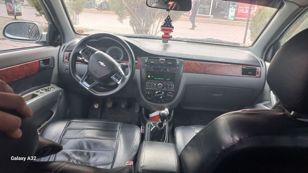 Lasetti 1.8 sotiladi mexanika