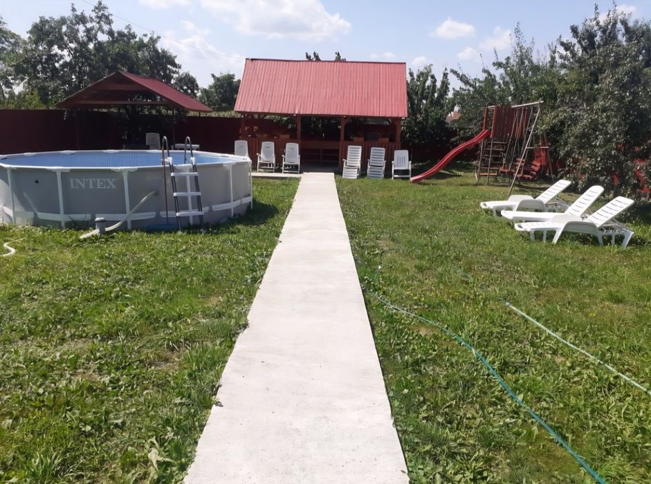 Închiriez 2 cabane cu ciubar ,APUSENI ZONA BOGA PADIS 14/16 PERSOANE