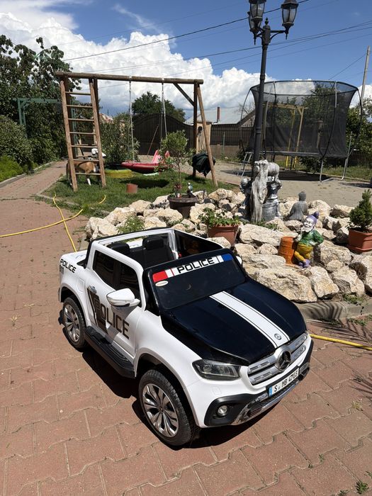 Masinuta Electrica Mercedes X-Class Police, 4X4, 12V 10AH