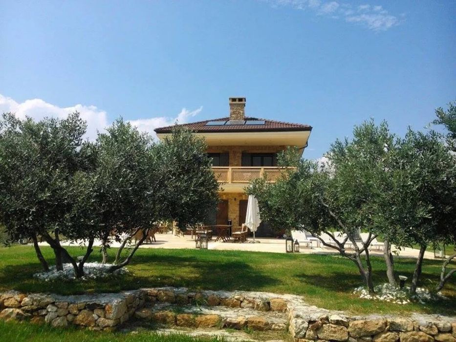 Вила на Неа Перамос