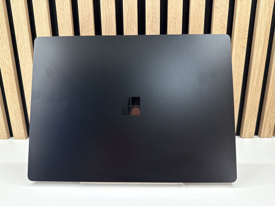 Microsoft Surface 6 / Intel Ultra 7 / 16gb Ram /256Gb Ssd  Touchscreen #59384
