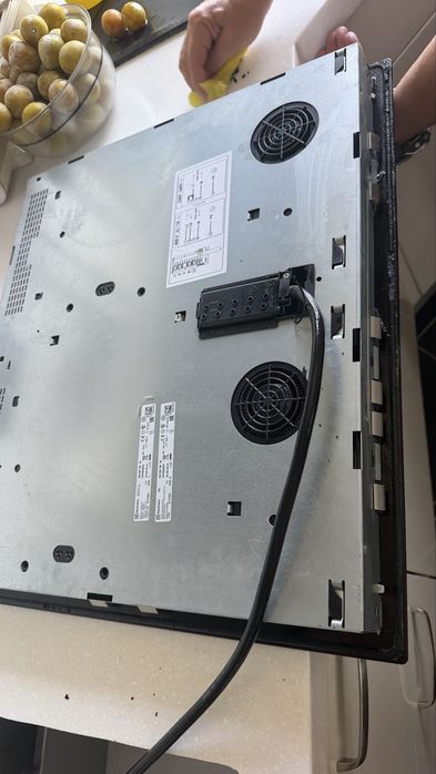 Индукционная плита Electrolux