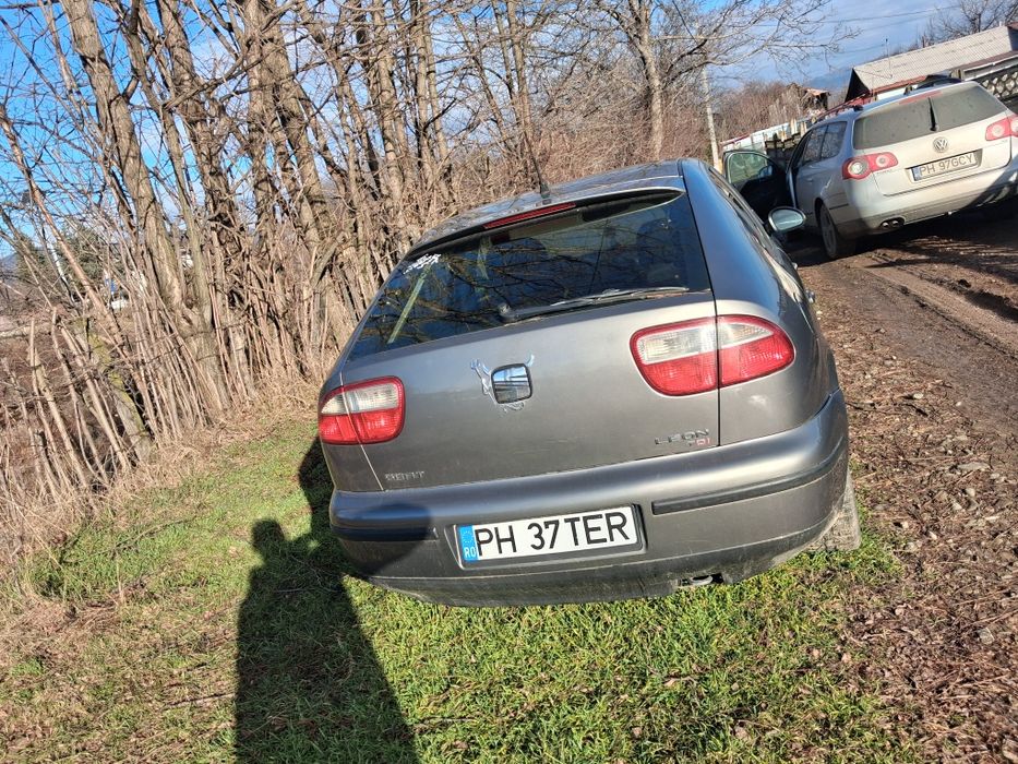 Seat leon detalii in privat