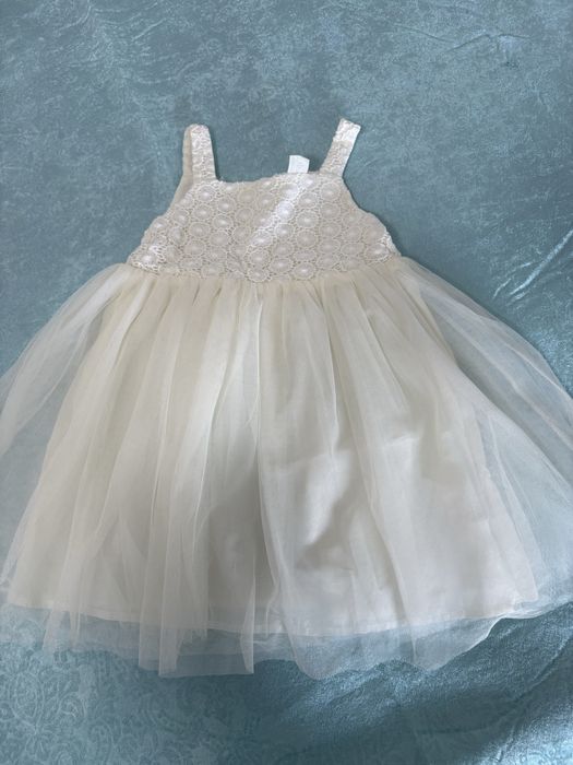 Рокля 98размер цена 10€