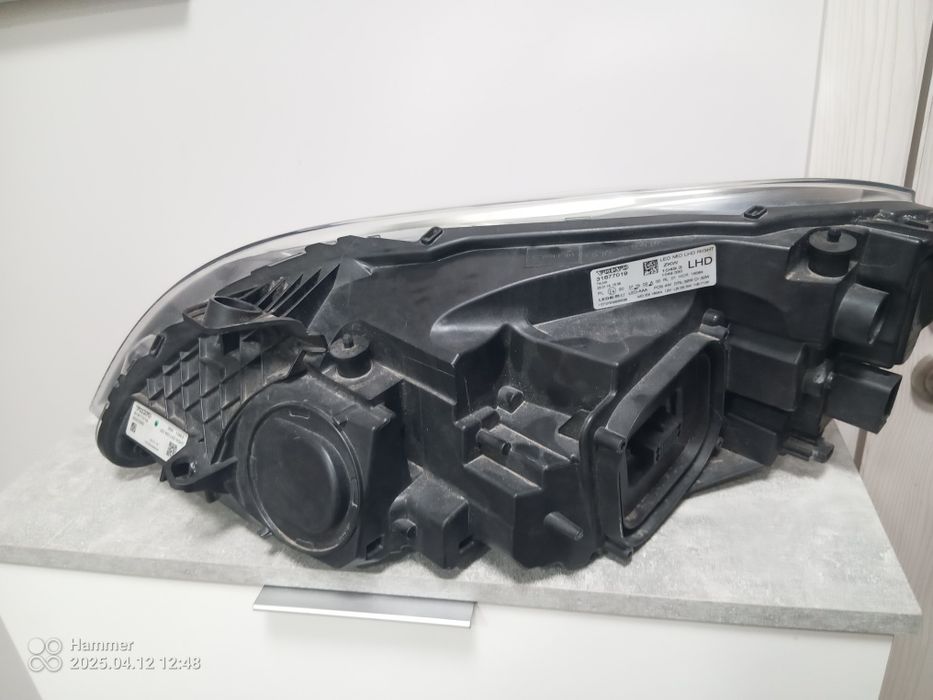 Десен full LED фар за volvo v40 2017 до 2020 година