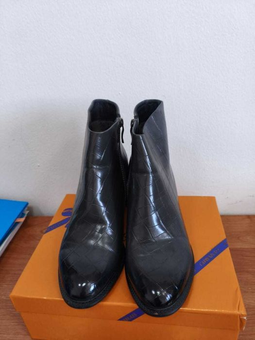 Продам женские ботиночки