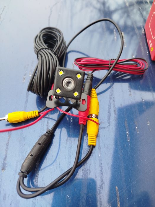 Мултимедия за автомобил и камера