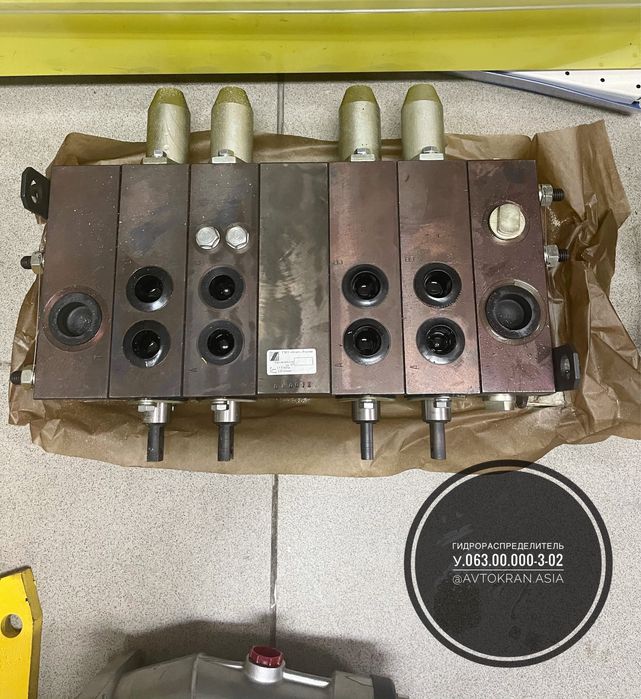Гидрораспределитель на автокран