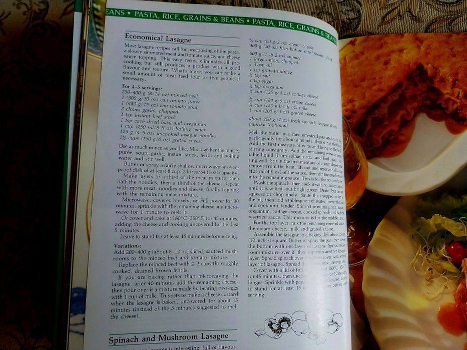 Family favorites + Chocolate novelty cook books - готварски книги на английски език