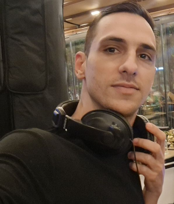 Nu ai găsit încă Dj potrivit pentru petrecerea ta?Ai ajuns unde trebuie.Dj Nunta,Dj Botez Dj Cununie Dj Majorat