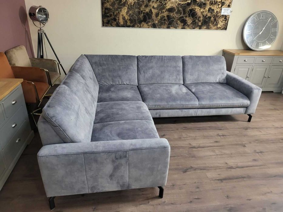 Сив ъглов диван от плат с функция сън MM-ZE1126