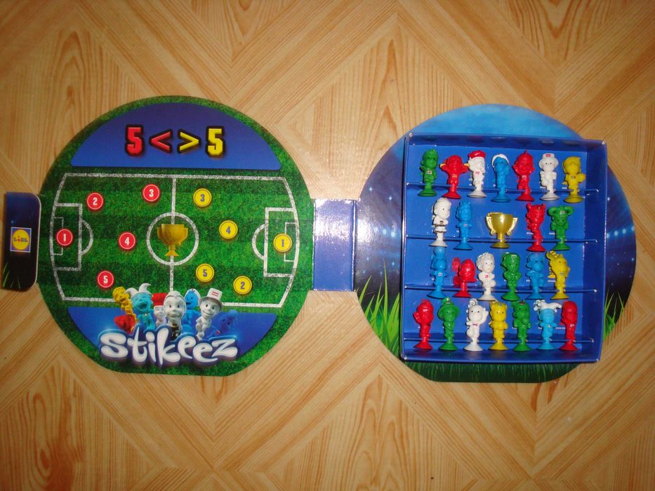 Пълни Кутии Лидл, Била, Кауфланд Албум Колекция Стикита Емоджи