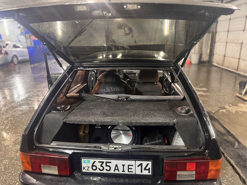 машина хароше 2114