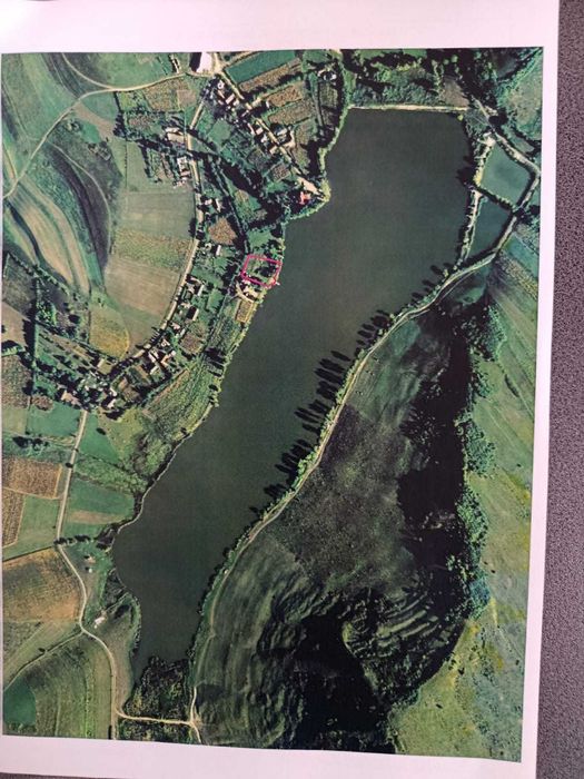 Teren  lac Brateni