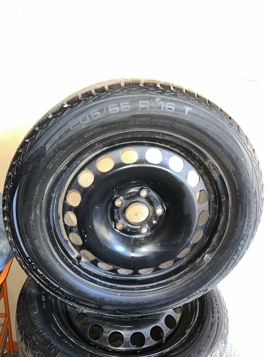 Jante de otel r16 cu anvelope de iarna uniroyal 205/55 r16