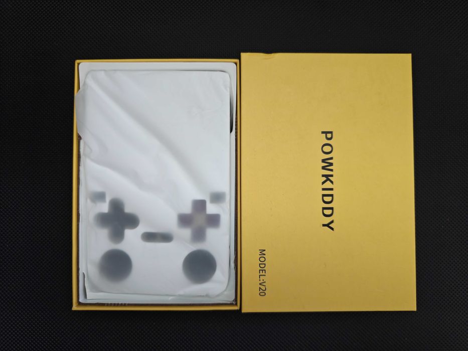 Нова Powkiddy V20 ретро конзола