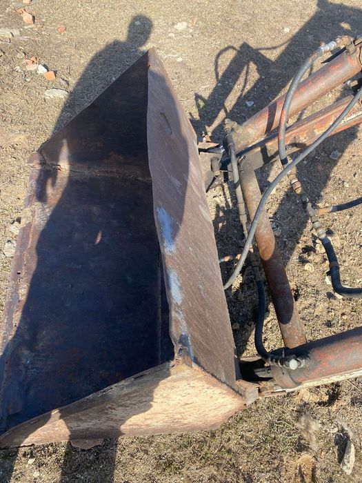 Продаю трактор !!!