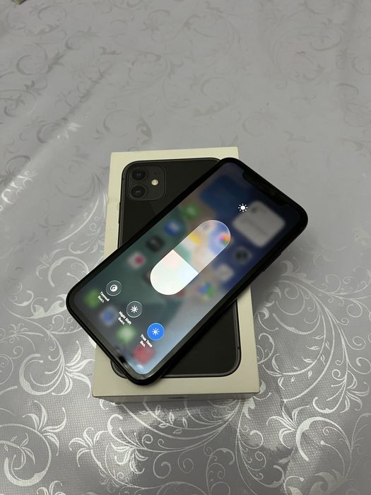 Айфон 11 срочно.