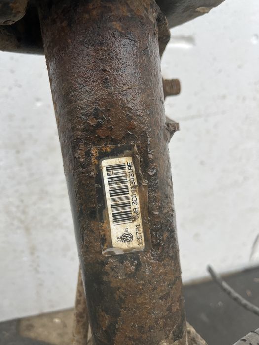 Fuzeta fata stanga dreapta VW Passat B6 2005-2010 etrier disc telescop