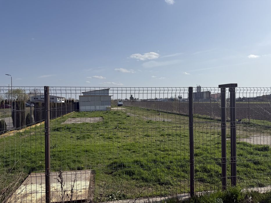 Teren // suprafata 5000 mp Roman curent apa ingradit predare concesiune