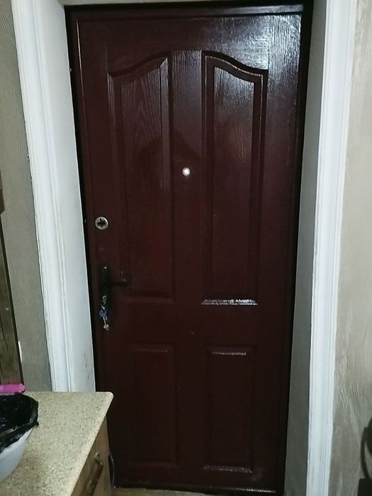Двери Железная  б.у в хорошем состоянии