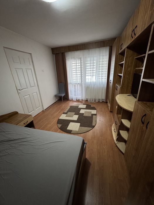 Inchiriez garsoniera str Avram Iancu