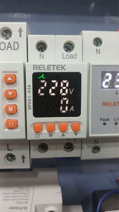 Однофазное цифровое реле конроля напряжения и тока Reletec RPVA1-63A