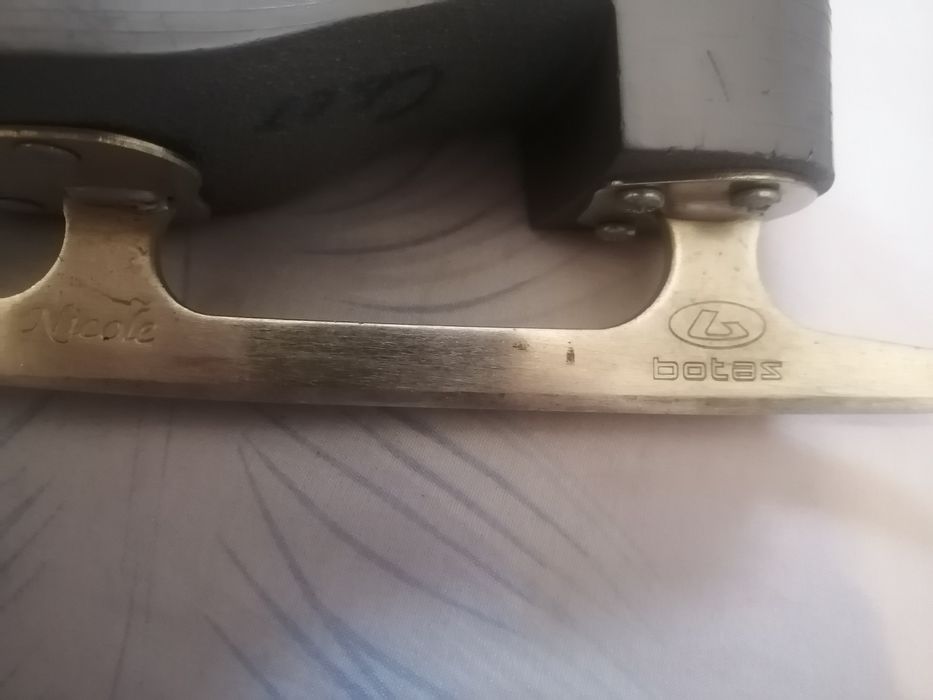 Коньки детские продам