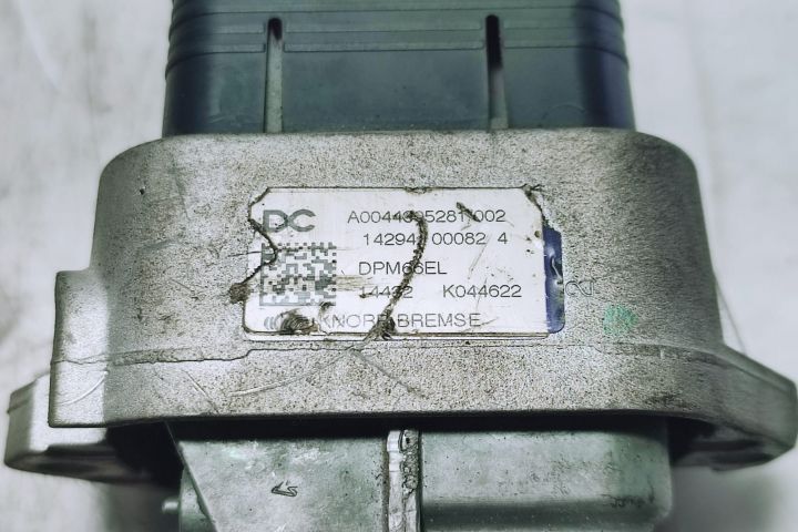 Maneta frana de mana a0044305281 Mercedes-Benz Actros MP4 generatia  [din 2011 pana  2019] seria