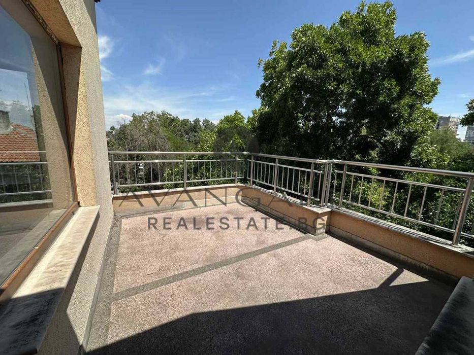 Продава се Тристаен апартамент в Пловдив, Център - 130 кв.м за 1847 €/кв.м - Снимка #11