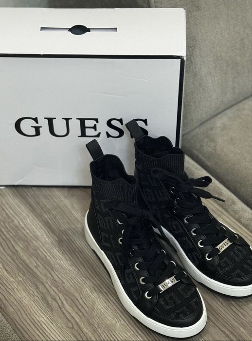 Женские черные кеды Guess на весну 41 размер