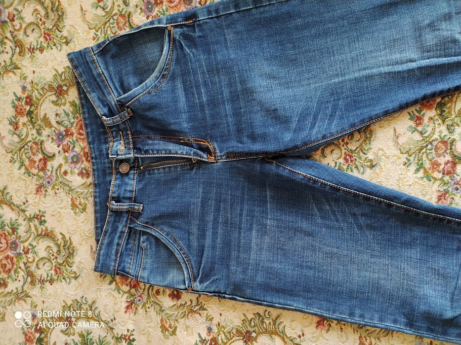 Продам джинсы мужские