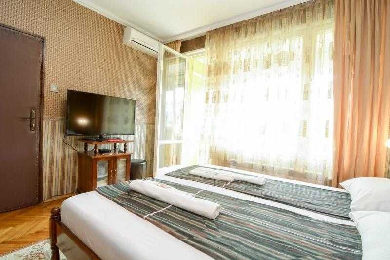 Дава се под наем Двустаен апартамент в Бургас, Лазур - 75 кв.м за 765 € - Снимка #5