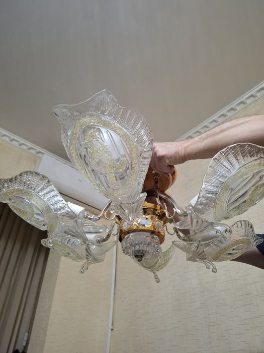 Люстра для гостилный