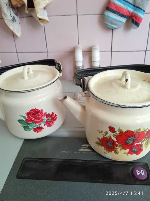 Продам    посуду  в  нормальном  состояние