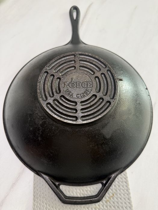tigaie wok fonta cu manere 30 cm CHEF COLLECTION LODGE L-C12SF