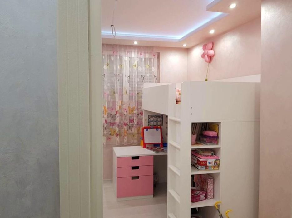 Продава се Четиристаен апартамент в Бургас, Център - 132 кв.м за 2280 €/кв.м - Снимка #4