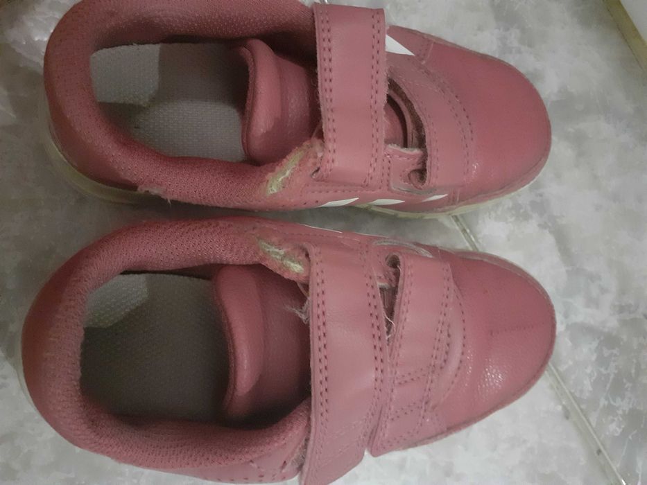 Маратонки и ботуши