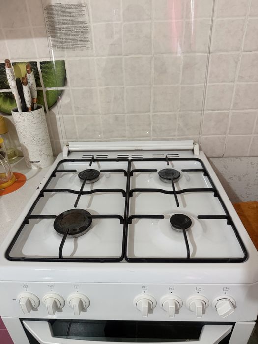 Продам газовую плиту Beko