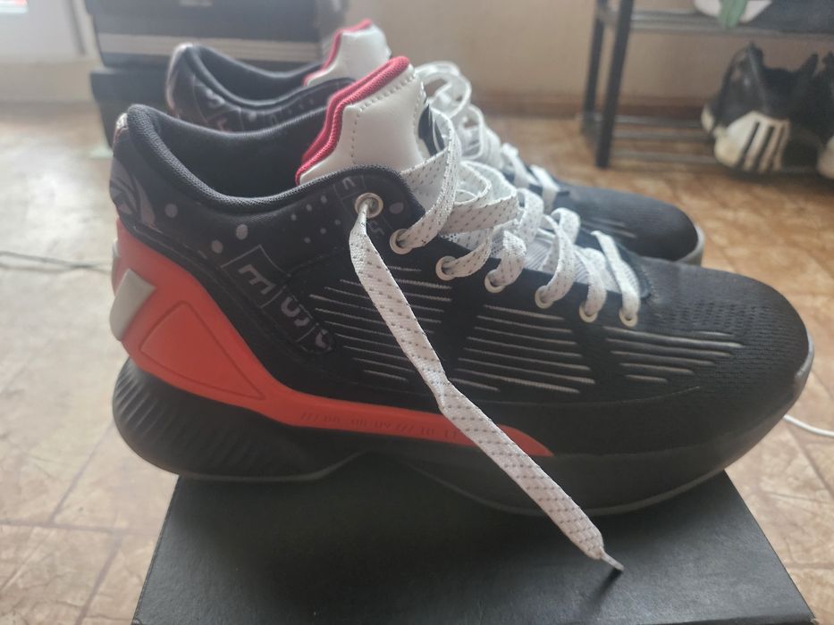 Derrick Rose, D Rose 10