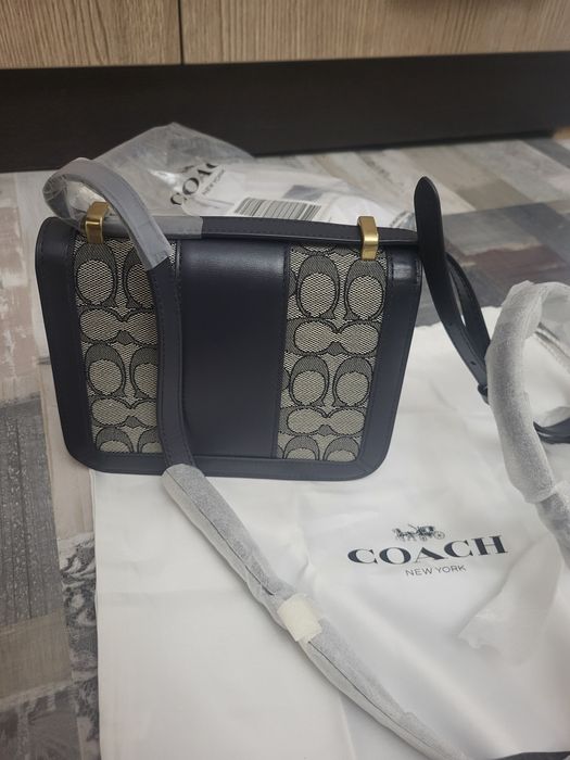 Дамска чанта Coach -естествена кожа