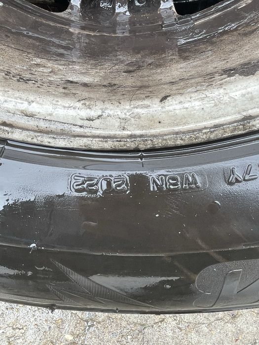 Зимни гуми за джип 265/65/17 bridgestone - blizzak